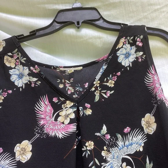 Maurices black with floral and crane graphics Tank Top, size XL - Picture 3 of 7